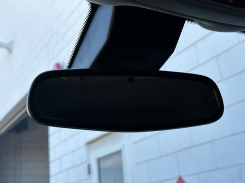 Used 2024 GMC Terrain SLE image 25