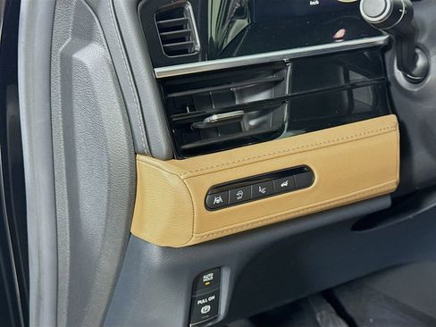 Certified 2025 INFINITI QX80 Luxe image 12