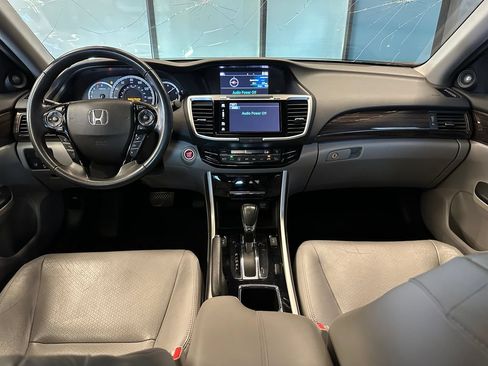 Used 2017 Honda Accord EX-L image 9