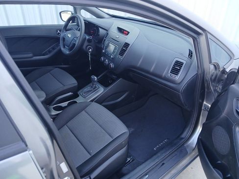Used 2016 Kia Forte LX w/ LX Popular Plus Package image 17