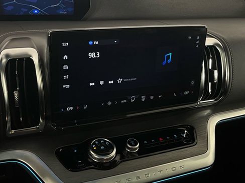 Used 2025 Ford Expedition Max Platinum image 18