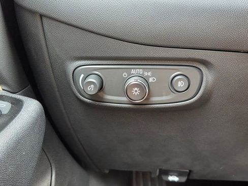 Certified 2023 Chevrolet Equinox Premier FWD image 35