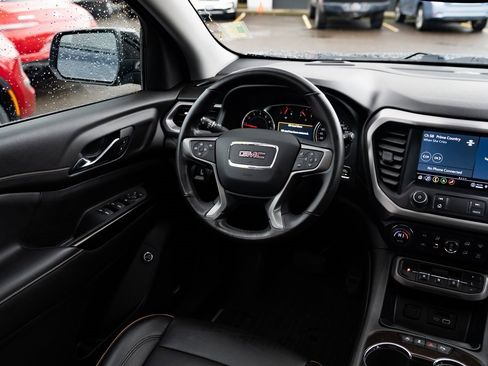 Used 2021 GMC Acadia AT4 image 9