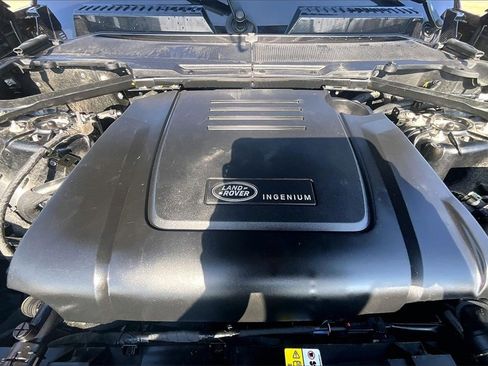 Used 2025 Land Rover Defender 110 S image 9