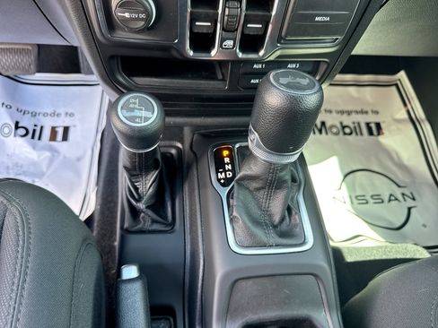 Used 2022 Jeep Wrangler Unlimited Sport AWD/4WD image 19