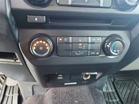 Used 2017 Ford F150 XL w/ Equipment Group 101A Mid AWD/4WD image 14