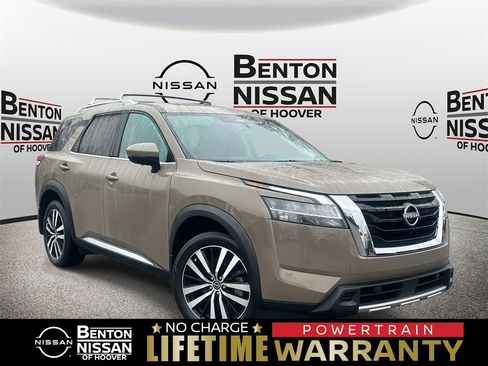 Used 2024 Nissan Pathfinder Platinum w/ Cargo Package image 1