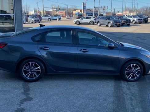 Used 2024 Kia Forte LXS image 2