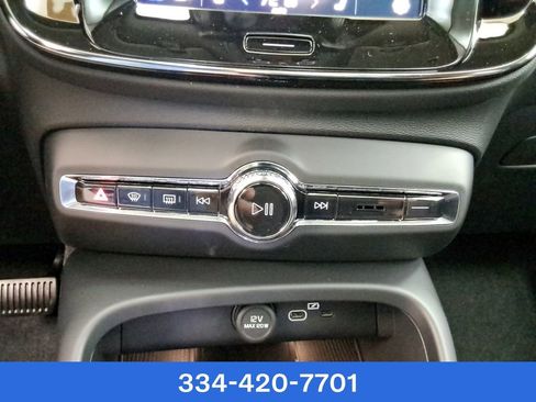 New 2025 Volvo XC40 B5 Plus w/ Protection Package Premier image 31