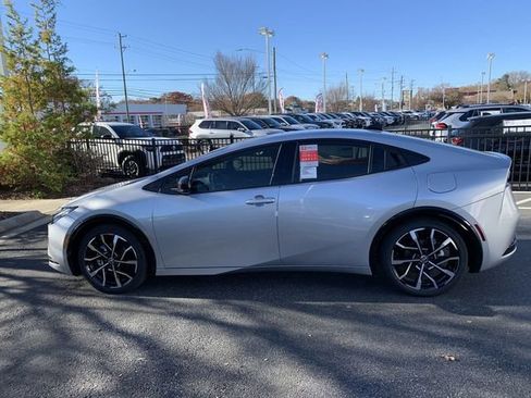 New 2026 Toyota Prius Plug-In Hybrid FWD image 5