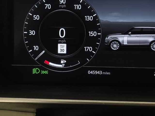 Used 2020 Land Rover Range Rover HSE AWD/4WD image 18