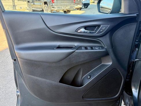 Used 2019 Chevrolet Equinox LT image 16