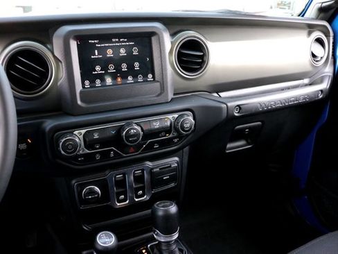 Used 2023 Jeep Wrangler Sport S image 16