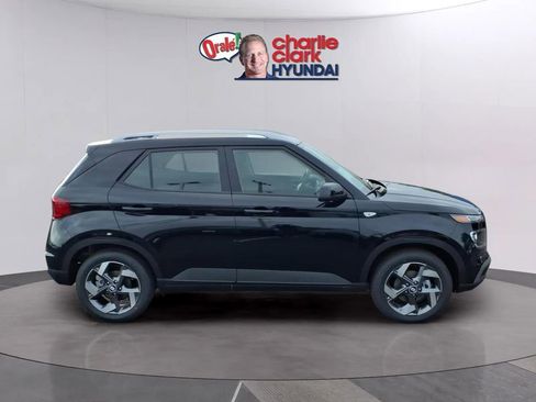 New 2026 Hyundai Venue SEL FWD image 6