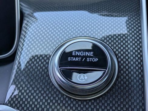 Used 2026 Mercedes-Benz GLC 300 4MATIC image 28