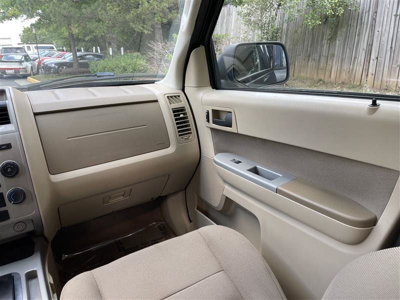Used 2010 Ford Escape XLT FWD image 27