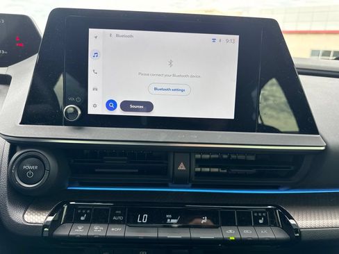 Used 2024 Toyota Prius XLE FWD image 9