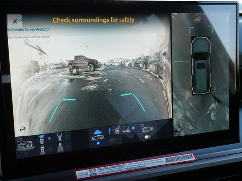 Certified 2025 Toyota 4Runner TRD Off-Road Premium image 30