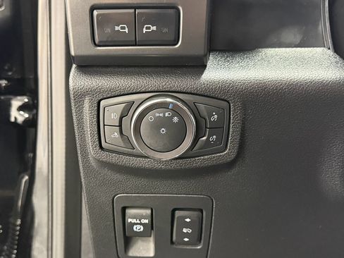 Used 2019 Ford F150 XLT w/ Equipment Group 302A Luxury AWD/4WD image 22