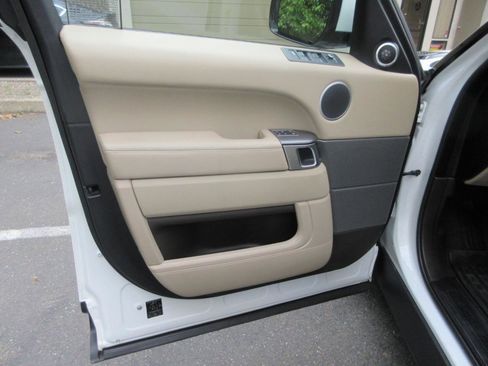 Used 2016 Land Rover Range Rover Sport SE AWD/4WD image 5