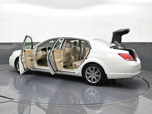 Used 2005 Toyota Avalon XLS FWD image 39