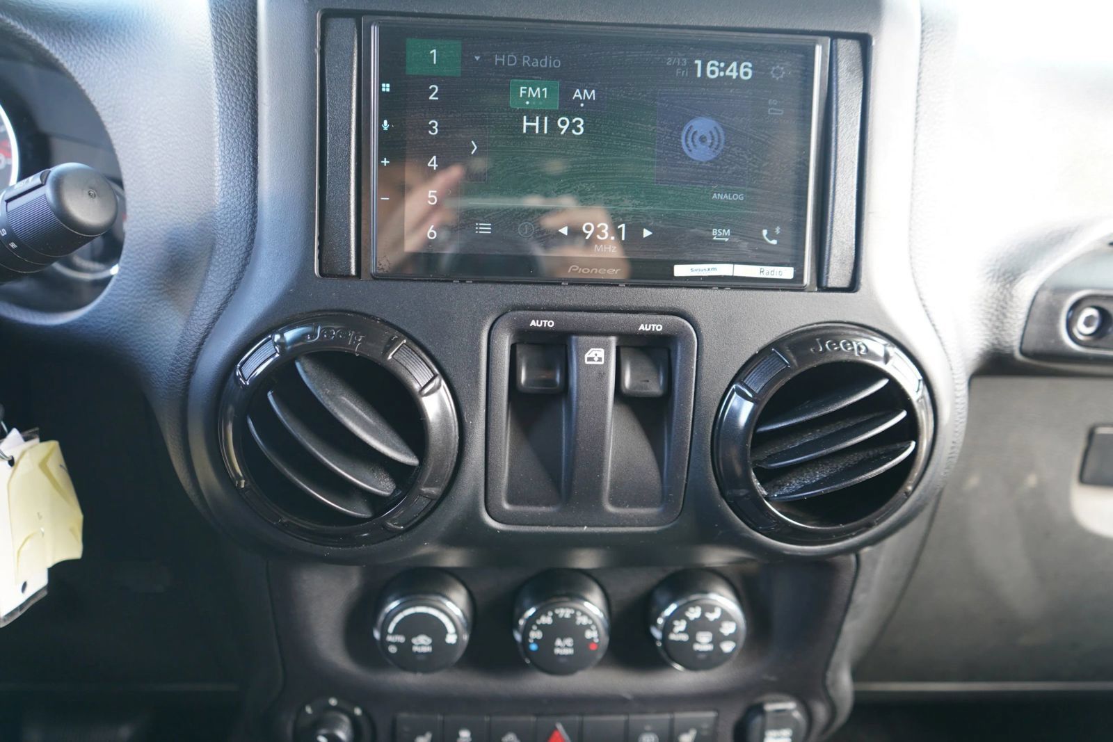 Used 2018 Jeep Wrangler Rubicon AWD/4WD image 16