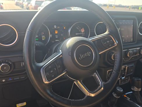 Used 2023 Jeep Wrangler Unlimited Sahara w/ Cold Weather Group AWD/4WD image 12