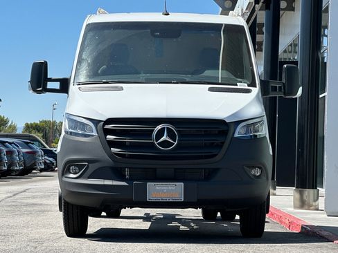New 2024 Mercedes-Benz Sprinter 4500 image 8