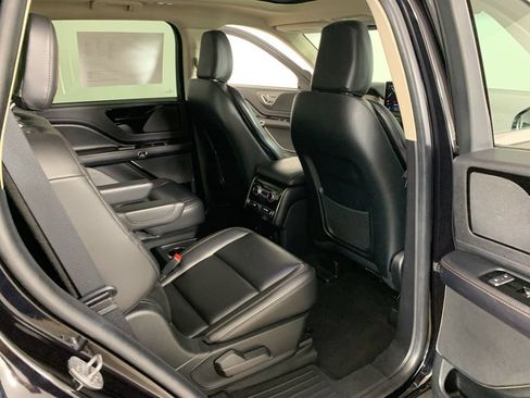 Used 2022 Lincoln Aviator AWD w/ Premium Package image 41