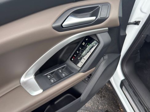 Certified 2025 Audi Q5 Premium Plus w/ Premium Plus image 17