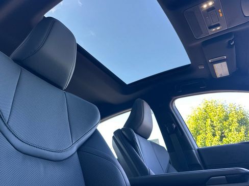 New 2026 Lexus ES 350e FWD image 13