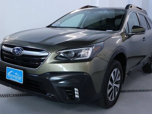 Used 2021 Subaru Outback Premium AWD/4WD image 3