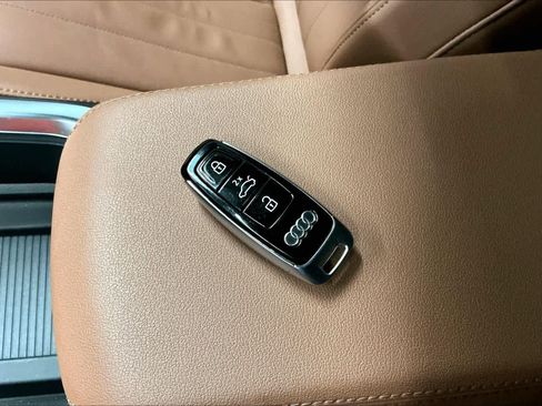 Used 2022 Audi e-tron Premium image 13