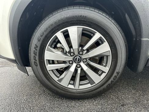 Certified 2023 Nissan Pathfinder SL image 9