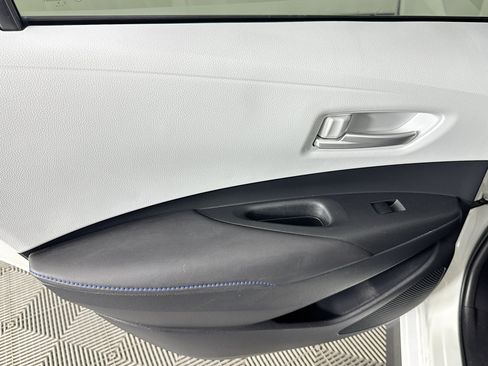 Used 2020 Toyota Corolla SE w/ SE Premium Package FWD image 24