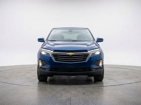 Used 2025 Chevrolet Equinox LT image 2