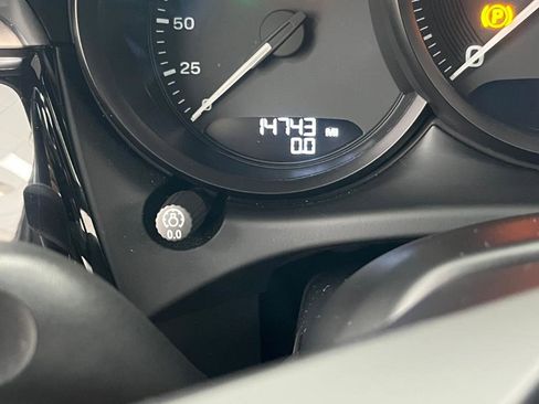 Used 2024 Porsche Macan image 13