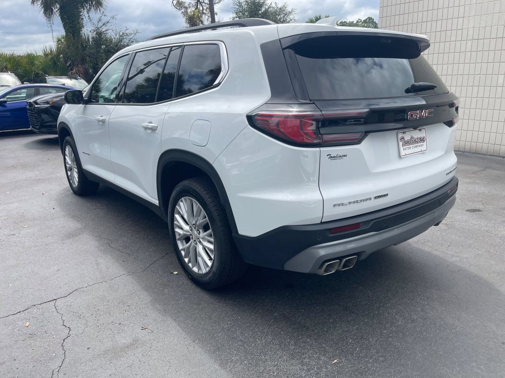 Used 2026 GMC Acadia Elevation w/ Elevation Premium Package AWD/4WD image 3