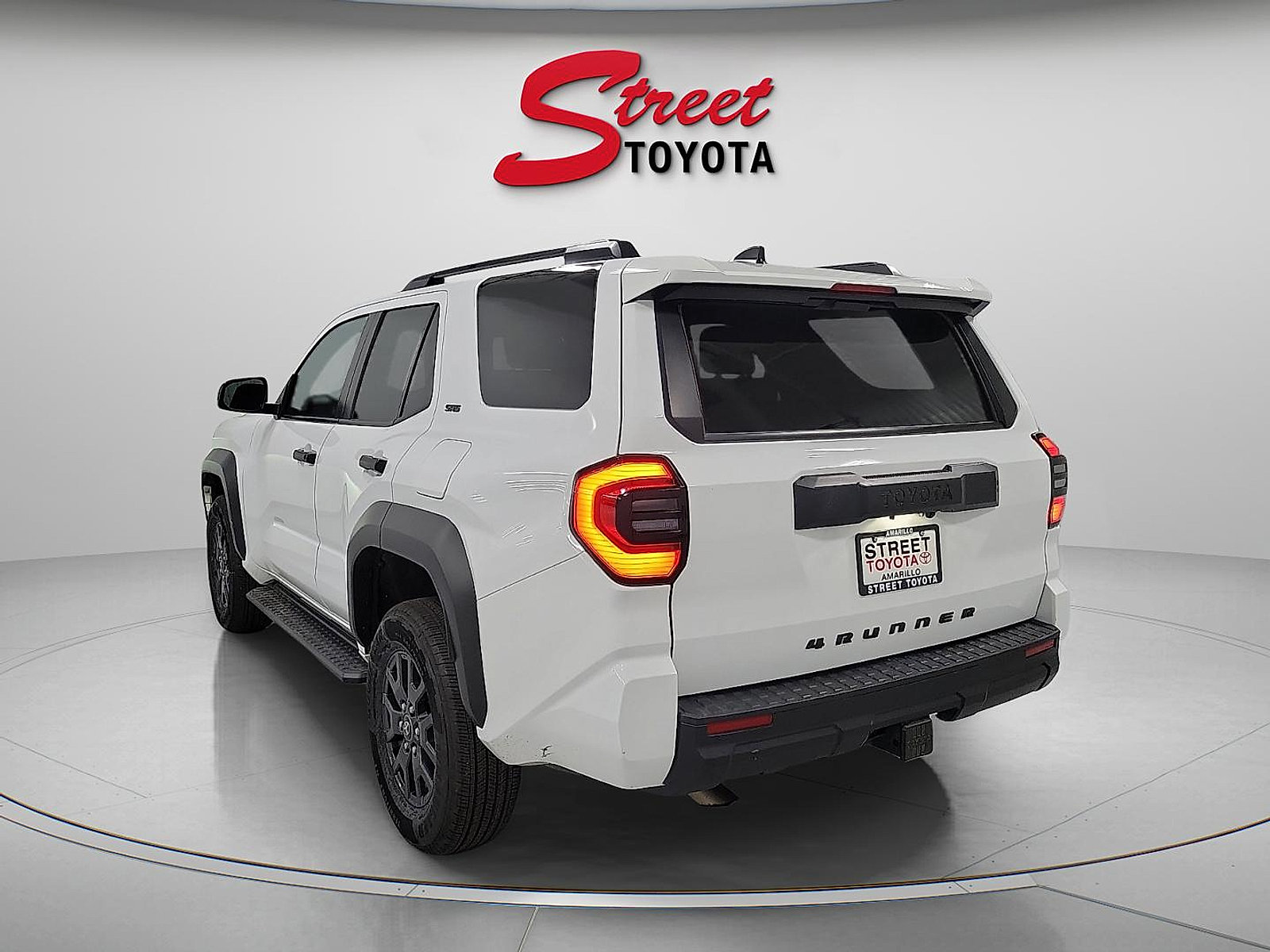Certified 2025 Toyota 4Runner SR5 AWD/4WD image 2