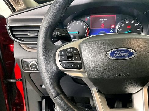 Used 2023 Ford Explorer Limited image 18