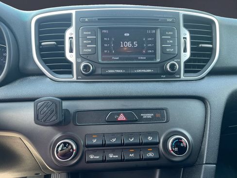 Used 2019 Kia Sportage LX AWD/4WD image 10