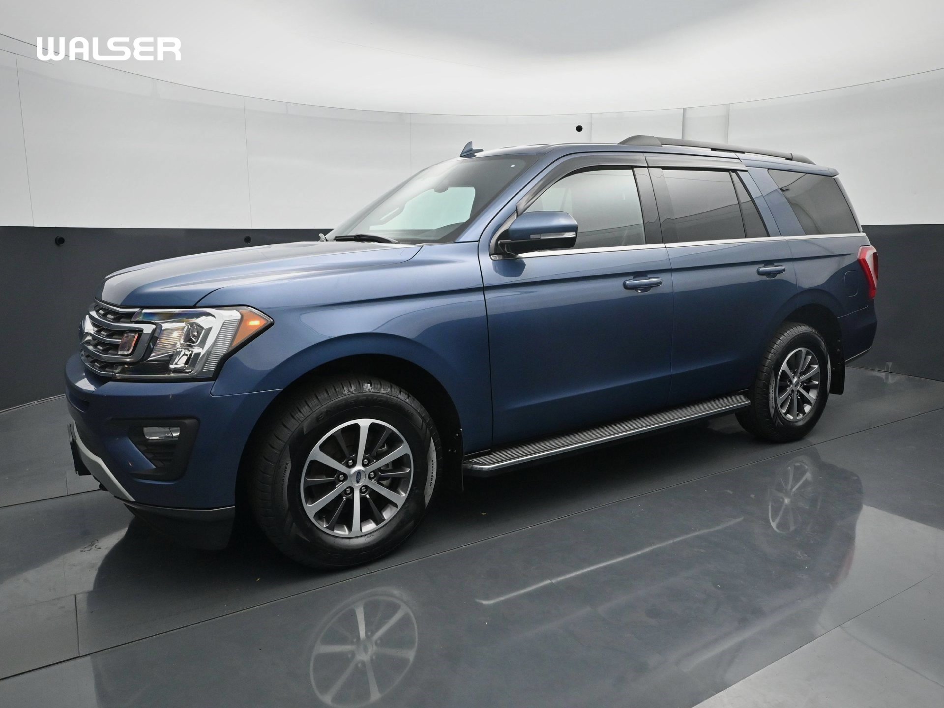 Used 2019 Ford Expedition XLT w/ Equipment Group 202A AWD/4WD image 1