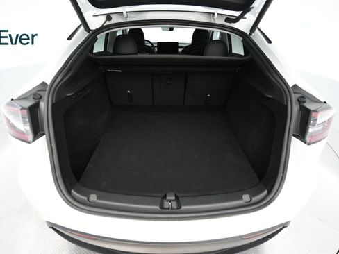 Used 2023 Tesla Model Y Long Range AWD/4WD image 8