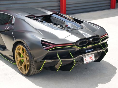 Used 2024 Lamborghini Revuelto AWD/4WD image 35