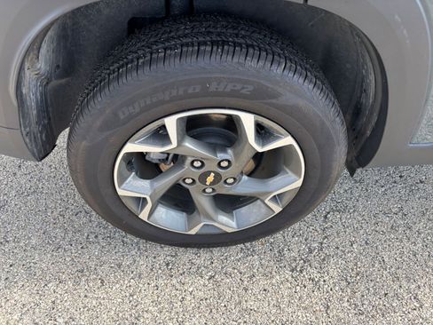 Used 2025 Chevrolet Trax LT FWD image 29