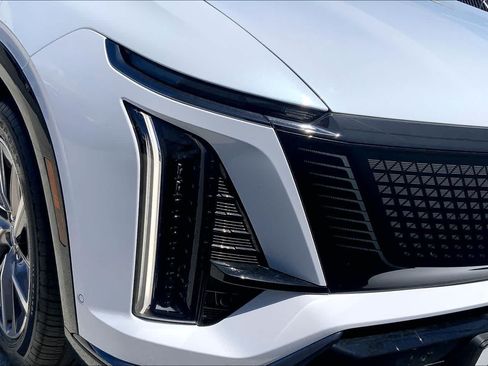 Used 2026 Cadillac Vistiq Sport AWD/4WD image 31
