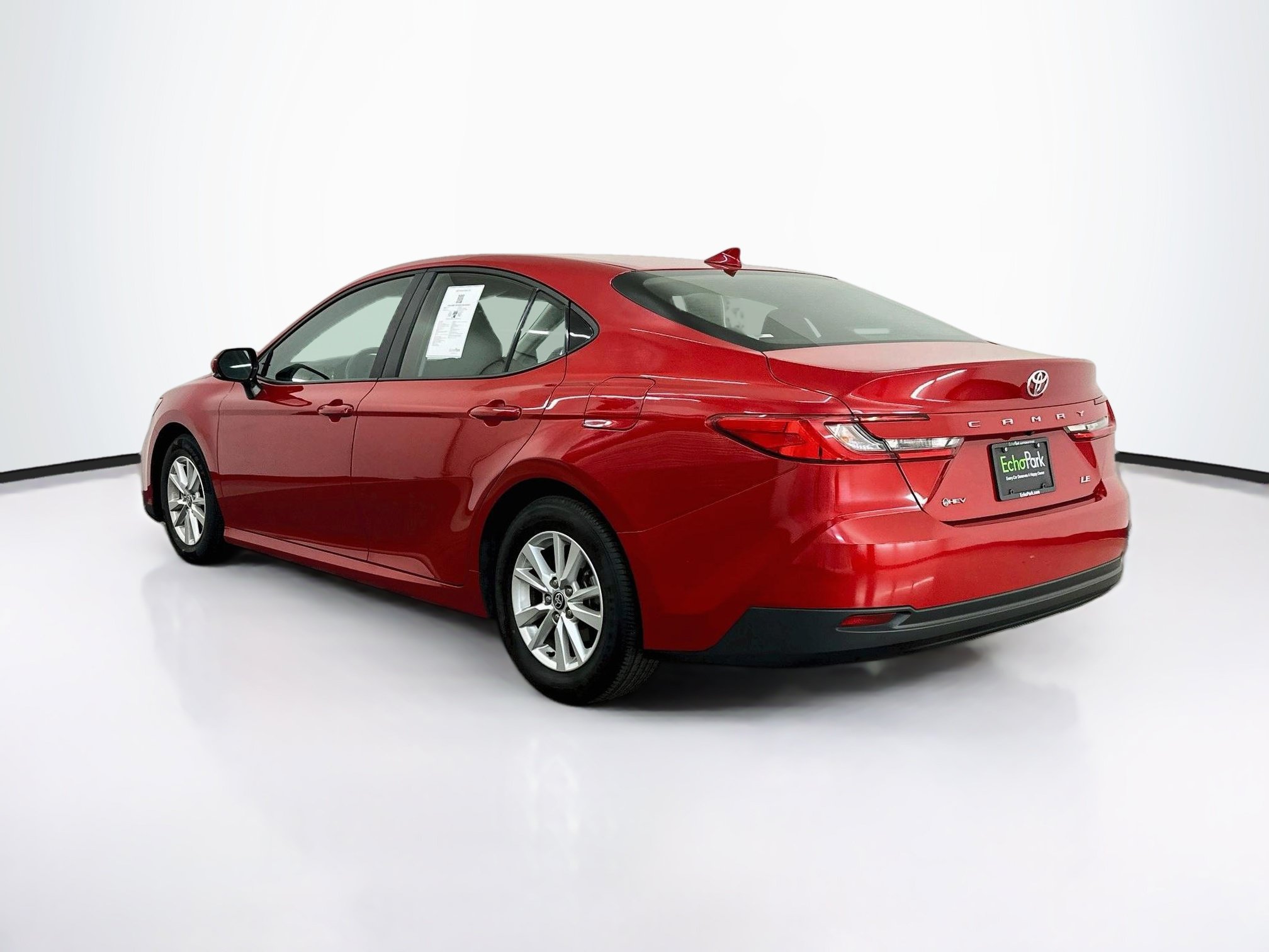 Used 2025 Toyota Camry LE FWD image 5