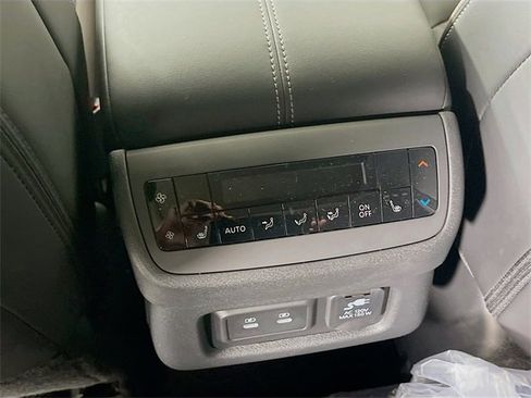 New 2026 Nissan Pathfinder Platinum image 15