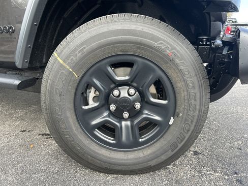 New 2026 Jeep Gladiator Sport image 10