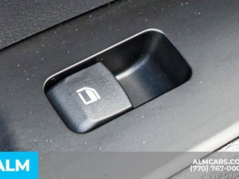 Used 2025 Kia Soul LX w/ LX Technology Package FWD image 50